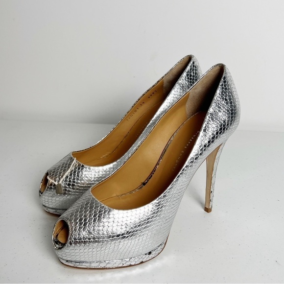 Giuseppe Zanotti Shoes - Giuseppe Zanotti Sharon metallic peep-toe pumps